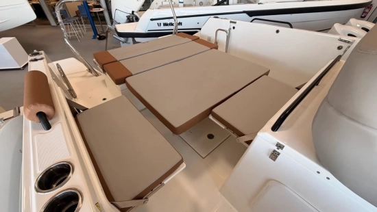 Beneteau Flyer 9 Spacedeck novos à venda