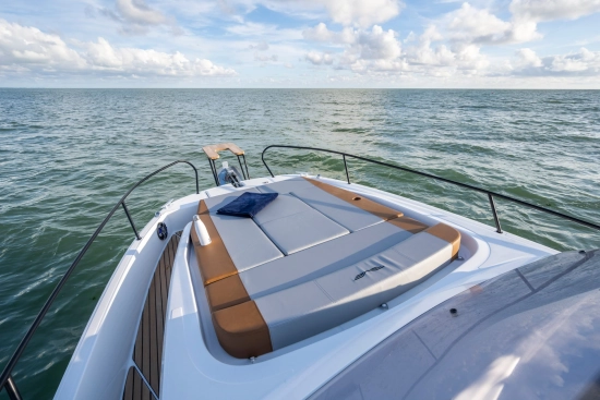Beneteau Flyer 9 SUNDECK novos à venda