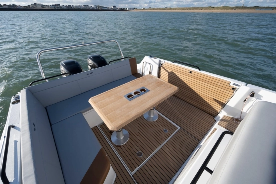 Beneteau Flyer 9 SUNDECK novos à venda
