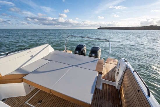 Beneteau Flyer 9 SUNDECK novos à venda