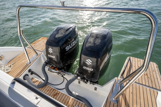Beneteau Flyer 9 SUNDECK novos à venda