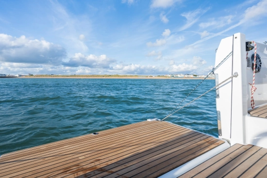 Beneteau Flyer 9 SUNDECK novos à venda
