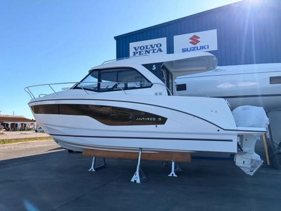 Beneteau Antares 9 V2 nuova in vendita