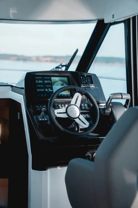 Beneteau Antares 9 V2 nuova in vendita