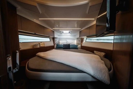 Beneteau Antares 9 V2 nuova in vendita
