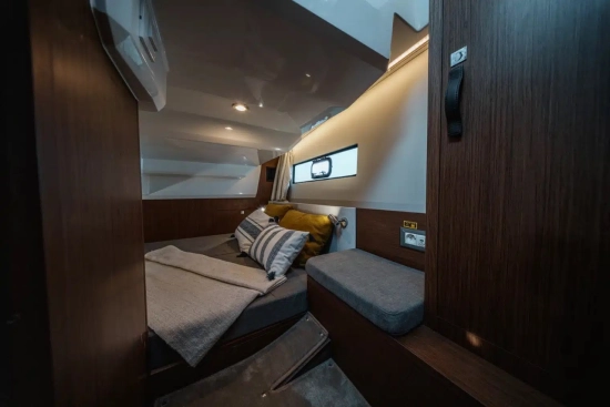 Beneteau Antares 9 V2 nuova in vendita