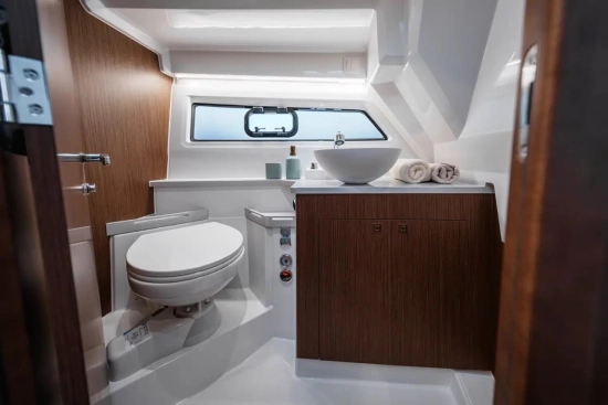 Beneteau Antares 9 V2 nuova in vendita