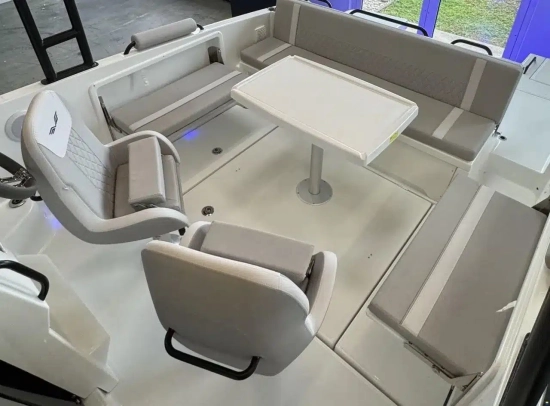 Beneteau Flyer 8 SUNDECK PILOT EDITION nuevo en venta
