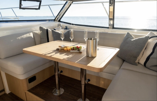 Aquila 42 Yacht nuova in vendita