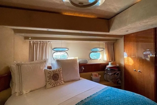 Ferretti Yachts 620 usado à venda