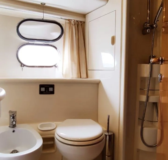 Ferretti Yachts 620 usado à venda