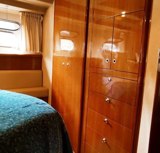 Ferretti Yachts 620 usado à venda