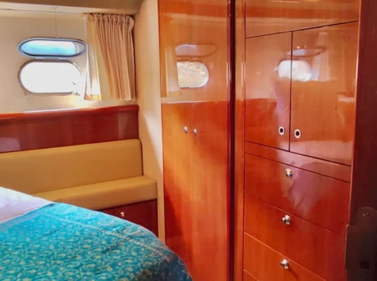 Ferretti Yachts 620 usado à venda
