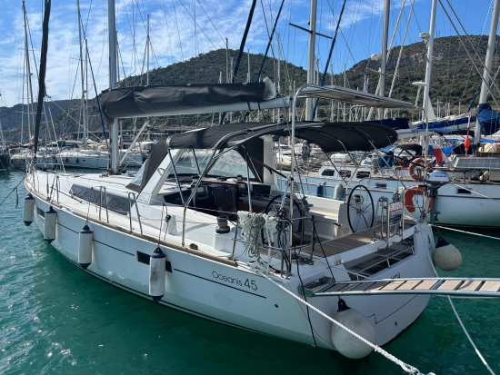 Beneteau Oceanis 45 nuova in vendita