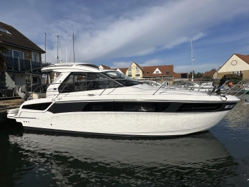 Bavaria Yachts S36 Hard Top usado à venda