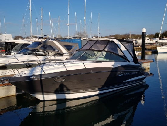 Monterey 275 Sport Yacht usata in vendita