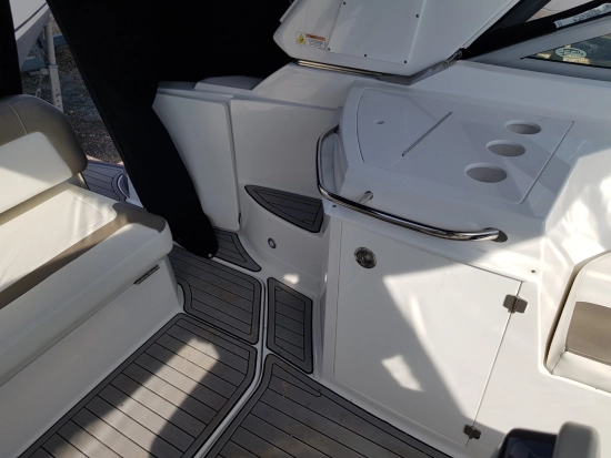 Monterey 275 Sport Yacht usata in vendita
