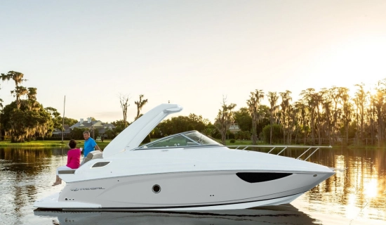 Regal 28 Express nuova in vendita
