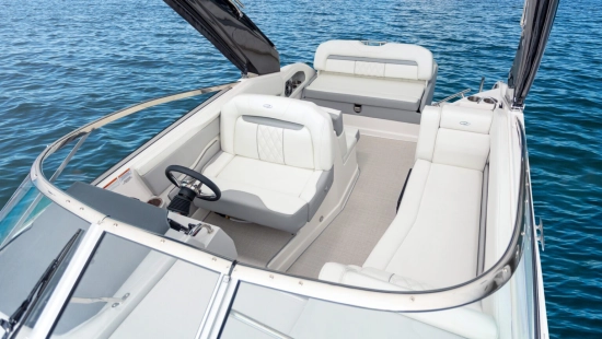 Regal 28 Express nuova in vendita
