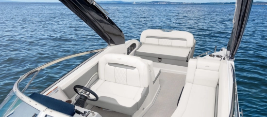 Regal 28 Express nuova in vendita