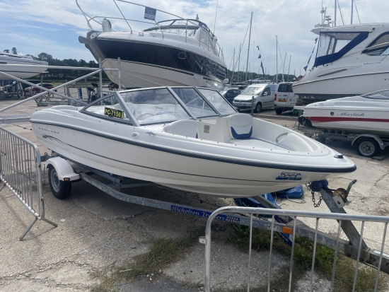 Bayliner 175BR usado à venda