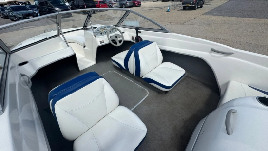 Bayliner 175BR usado à venda