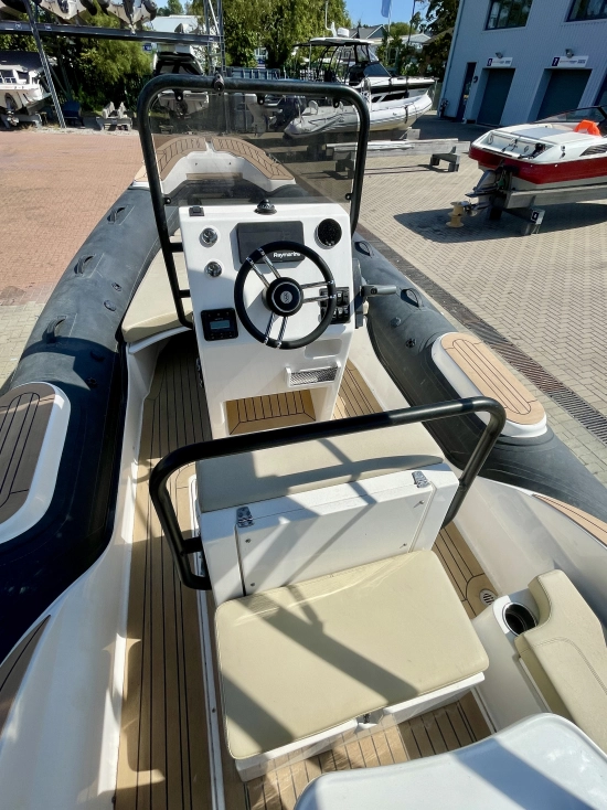 Aqvaboats Luxrib 22 usata in vendita