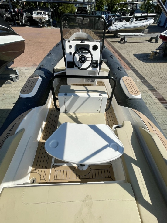 Aqvaboats Luxrib 22 usata in vendita