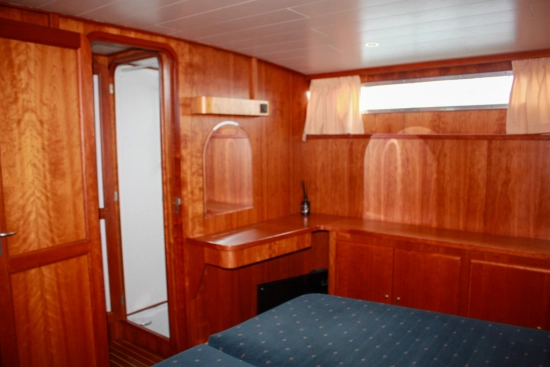 Keser Hollandia 1250 Steel Cruiser usado à venda