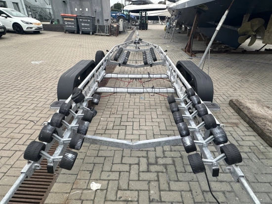 Airon Marine 707 usata in vendita