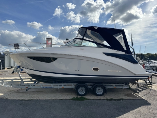 Regal 26 Express usata in vendita