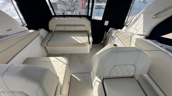Regal 26 Express usata in vendita
