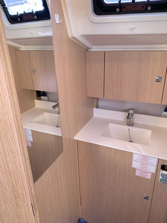 Bavaria Yachts C42 usata in vendita