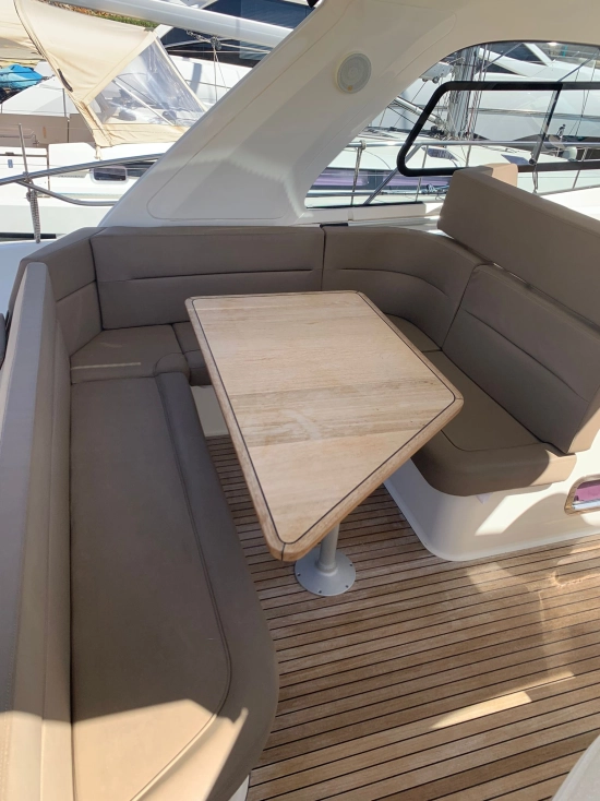 Bavaria Yachts Sport 43 Hard Top usata in vendita