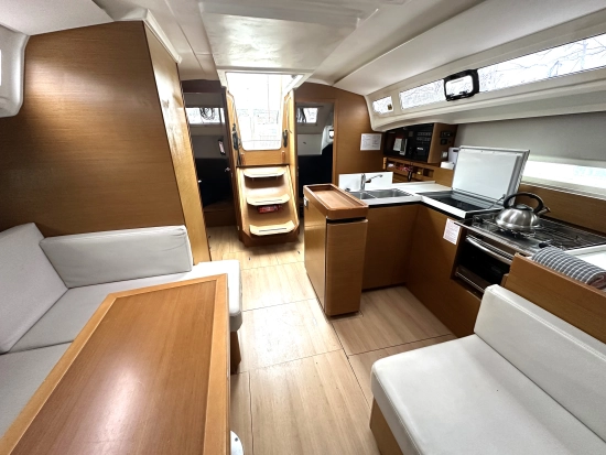 Jeanneau Sun Odyssey 410 usado à venda
