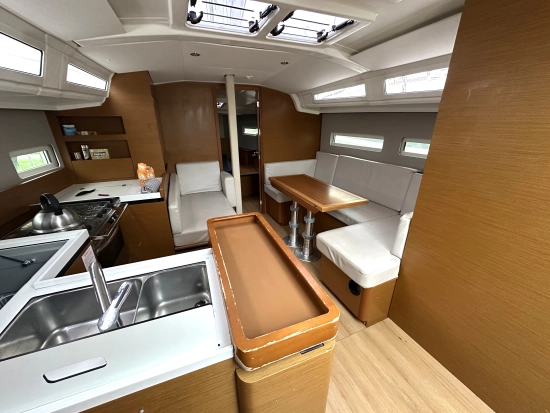 Jeanneau Sun Odyssey 410 usado à venda