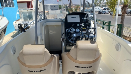 Quicksilver Activ 805 Pro Fish usado à venda