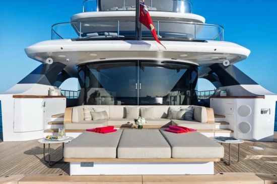 Benetti Oasis 40M Oasis 40 m usata in vendita
