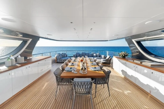 Benetti Oasis 40M Oasis 40 m usata in vendita