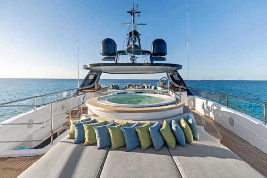 Benetti Oasis 40M Oasis 40 m usata in vendita