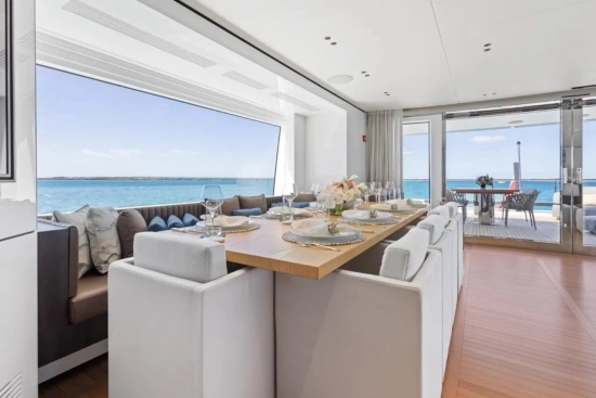 Benetti Oasis 40M Oasis 40 m usata in vendita