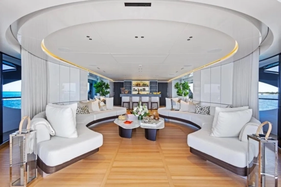 Benetti Oasis 40M Oasis 40 m usata in vendita