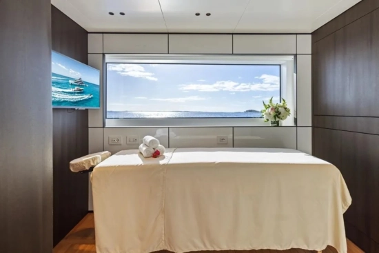 Benetti Oasis 40M Oasis 40 m usata in vendita