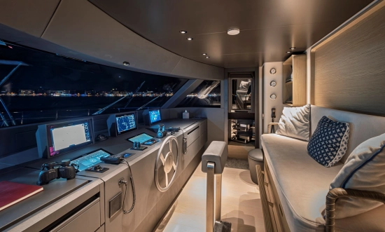 Ferretti Custom Line Navetta 30 Custom Line Navetta 30 usata in vendita