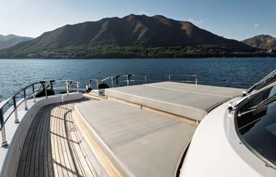 Ferretti Custom Line Navetta 30 Custom Line Navetta 30 usata in vendita