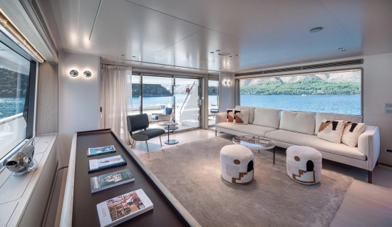 Ferretti Custom Line Navetta 30 Custom Line Navetta 30 usata in vendita