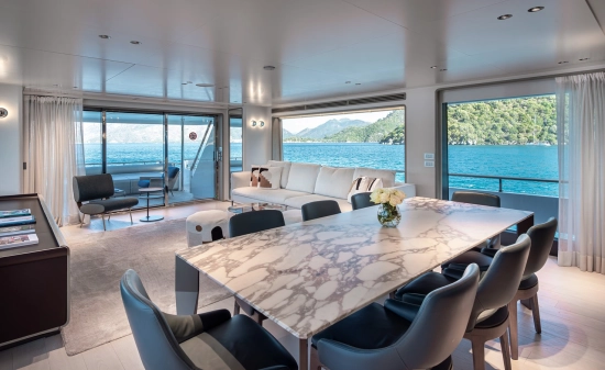 Ferretti Custom Line Navetta 30 Custom Line Navetta 30 usata in vendita