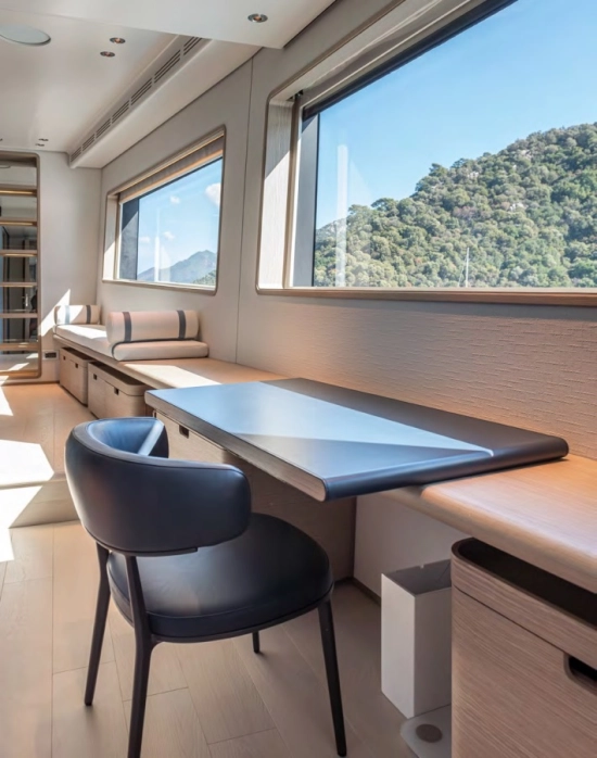 Ferretti Custom Line Navetta 30 Custom Line Navetta 30 usata in vendita