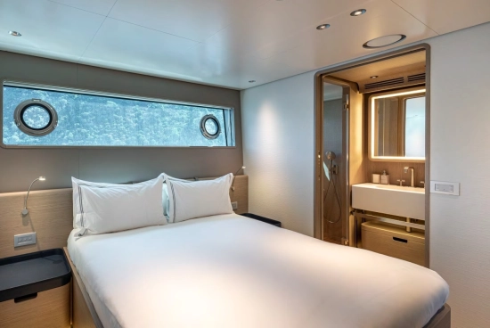 Ferretti Custom Line Navetta 30 Custom Line Navetta 30 usata in vendita