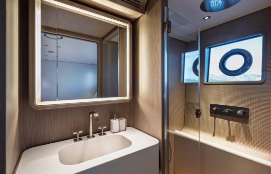 Ferretti Custom Line Navetta 30 Custom Line Navetta 30 usata in vendita